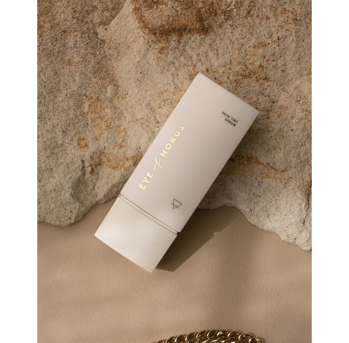 "Skin Tint Serum" lengvos tekstūros makiažo pagrindas