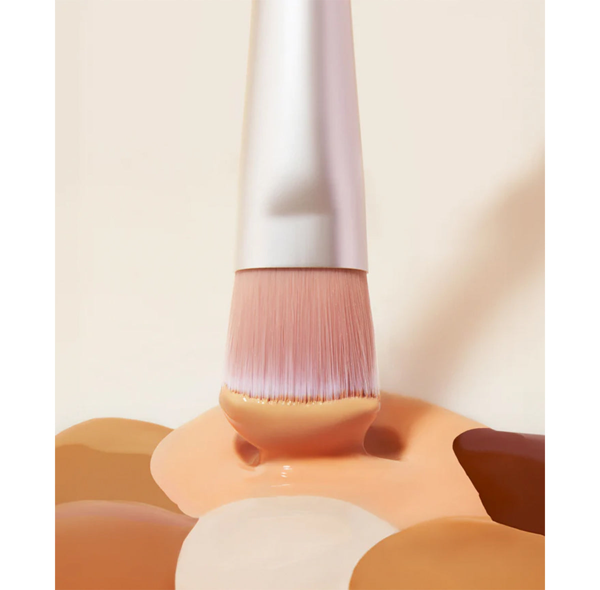 "Skin2Skin Everything Brush" makiažo šepetėlis